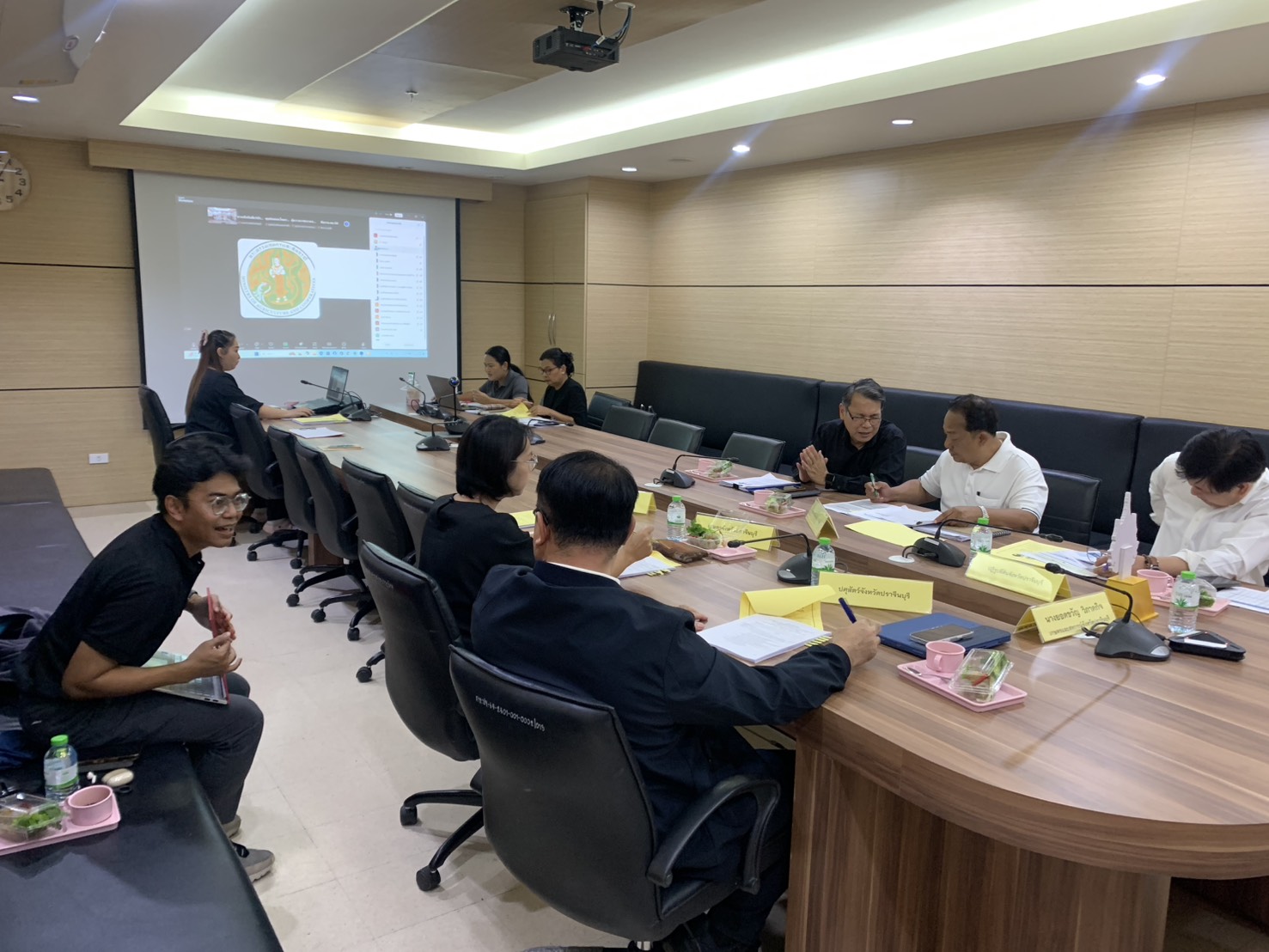 title - วันที่ 12 มีนาคม 2569 เวลา 09.00 น. นายวิทูล ประดิษฐบุญ ปฏิรูปที่ดินจังหวัดปราจีนบุรี  พร้อมด้วย นางสาวปาริชาติ ศรีปราชญ์ ผู้อำนวยการกลุ่มยุทธศาสตร์และการปฏิรูปที่ดิน  เข้าร่วมประชุม การตรวจติดตามการดำเนินงานตามแผนการตรวจราชการฯ ประจำปีงบประมาณ พ.ศ.2569  (รอบที่1)